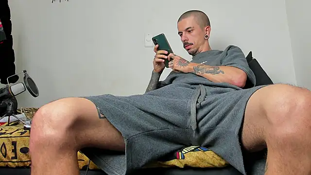 Aaron BigDickxxx online show from 03-10-26, 09:14