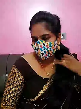 Snapshot of melina214 chatting on 06-17-26, 03:53 melina214 online show from 06-17-26, 03:53