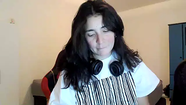 Snapshot of samantha_s69 chatting on 01-29-25, 12:35 samantha s69 online show from 01-29-25, 12:35