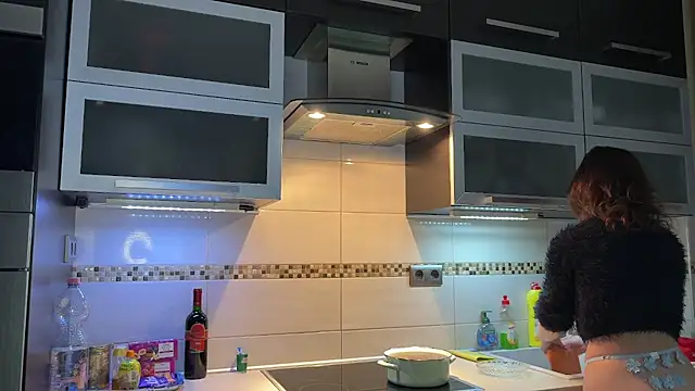 Snapshot of Missy_baby chatting on 12-14-25, 08:13 Missy baby online show from 12-14-25, 08:13