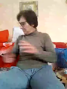 Snapshot of passione503 chatting on 12-19-24, 12:12 passione503 online show from 12-19-24, 12:12