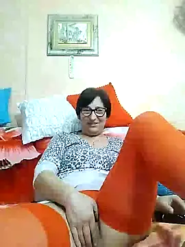 Snapshot of passione503 chatting on 12-20-24, 05:40 passione503 online show from 12-20-24, 05:40