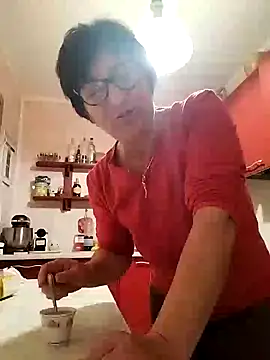 Snapshot of passione503 chatting on 01-06-25, 12:46 passione503 online show from 01-06-25, 12:46