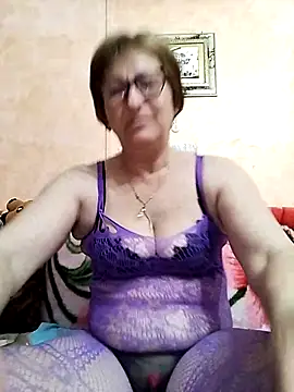 Snapshot of passione503 chatting on 03-10-25, 06:12 passione503 online show from 03-10-25, 06:12