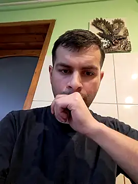 Snapshot of hornny1995 chatting on 12-03-24, 01:32 hornny1995 online show from 12-03-24, 01:32