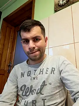 Snapshot of hornny1995 chatting on 12-04-24, 01:31 hornny1995 online show from 12-04-24, 01:31