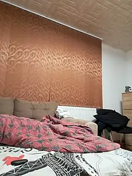 Snapshot of hornny1995 chatting on 12-17-24, 05:58 hornny1995 online show from 12-17-24, 05:58