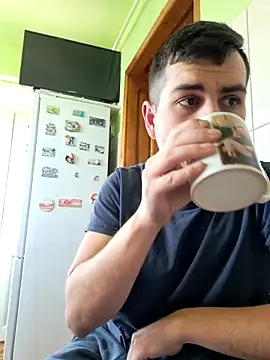 Snapshot of hornny1995 chatting on 02-21-25, 01:11 hornny1995 online show from 02-21-25, 01:11