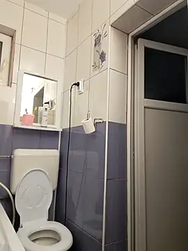 Snapshot of hornny1995 chatting on 12-01-25, 04:23 hornny1995 online show from 12-01-25, 04:23