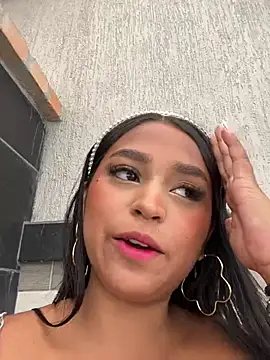 Juli Walker online show from 12-11-24, 02:44