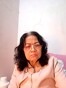 Snapshot of Hotestlove chatting on 02-26-25, 01:11 Hotestlove online show from 02-26-25, 01:11