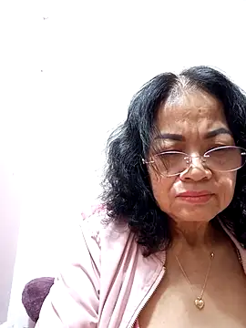 Snapshot of Hotestlove chatting on 03-11-25, 01:45 Hotestlove online show from 03-11-25, 01:45