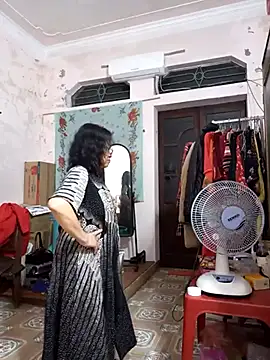 Snapshot of Hotestlove chatting on 03-12-25, 01:51 Hotestlove online show from 03-12-25, 01:51