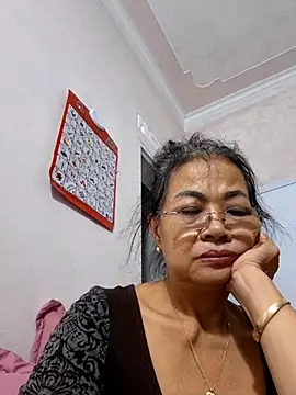 Snapshot of Hotestlove chatting on 10-14-25, 01:34 Hotestlove online show from 10-14-25, 01:34
