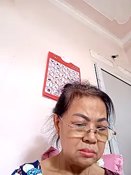 Snapshot of Hotestlove chatting on 10-15-25, 03:50 Hotestlove online show from 10-15-25, 03:50