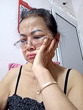 Snapshot of Hotestlove chatting on 10-15-25, 10:21 Hotestlove online show from 10-15-25, 10:21
