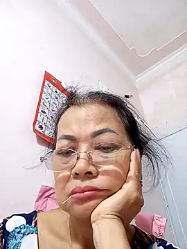 Snapshot of Hotestlove chatting on 10-16-25, 10:38 Hotestlove online show from 10-16-25, 10:38
