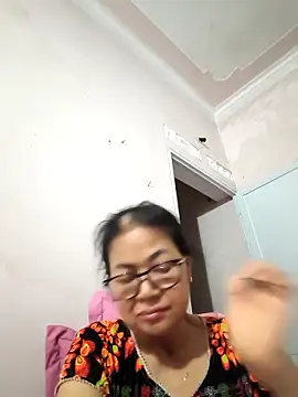 Hotestlove online show from 04-20-26, 02:20