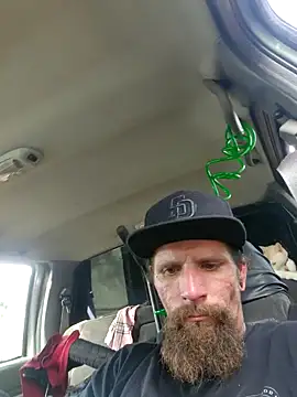 Snapshot of Crackkers chatting on 01-03-25, 08:32 Crackkers online show from 01-03-25, 08:32