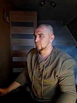 Foxyshaved online show from 04-04-26, 05:16