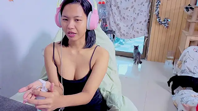 Kana G online show from 10-30-25, 04:03