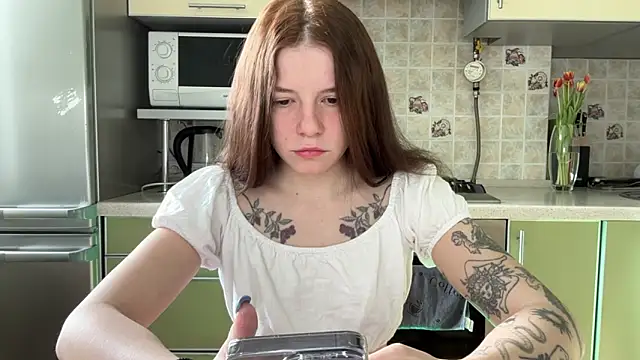 Snapshot of mia___mi chatting on 03-11-25, 07:37 mia   mi online show from 03-11-25, 07:37