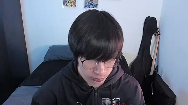 Aventure Twinks online show from 05-15-26, 11:56