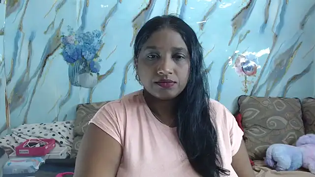 Snapshot of Indian_tracy chatting on 06-19-26, 08:29 Indian tracy online show from 06-19-26, 08:29