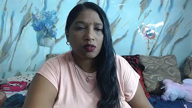 Snapshot of Indian_tracy chatting on 06-23-26, 09:29 Indian tracy online show from 06-23-26, 09:29