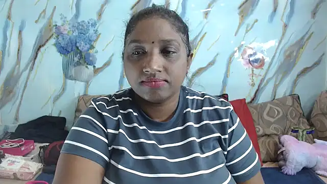 Snapshot of Indian_tracy chatting on 08-04-26, 08:28 Indian tracy online show from 08-04-26, 08:28