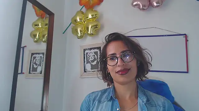 Snapshot of fantasty_nylon chatting on 02-08-25, 08:10 fantasty nylon online show from 02-08-25, 08:10