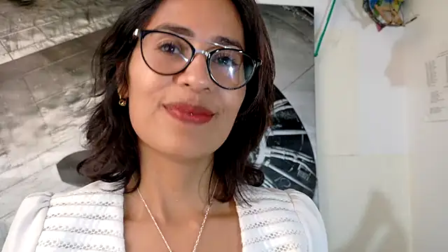 Snapshot of fantasty_nylon chatting on 11-25-25, 06:41 fantasty nylon online show from 11-25-25, 06:41