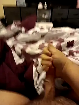 Snapshot of guy454518 chatting on 11-01-25, 01:35 guy454518 online show from 11-01-25, 01:35