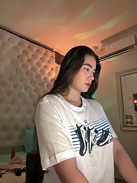 Snapshot of ZarahEvans chatting on 12-09-24, 07:39 ZarahEvans online show from 12-09-24, 07:39