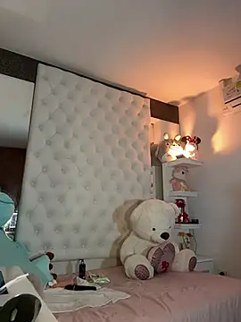 Snapshot of ZarahEvans chatting on 02-12-25, 11:20 ZarahEvans online show from 02-12-25, 11:20