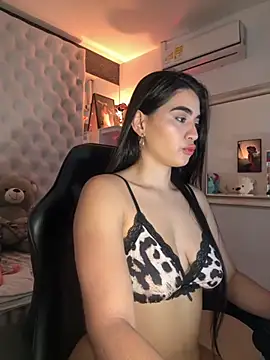 Snapshot of ZarahEvans chatting on 09-08-25, 07:24 ZarahEvans online show from 09-08-25, 07:24