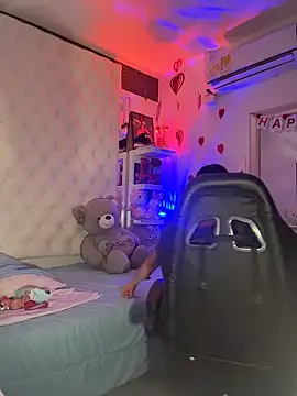 Snapshot of ZarahEvans chatting on 02-16-26, 08:16 ZarahEvans online show from 02-16-26, 08:16