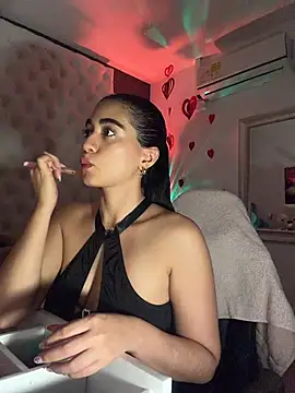 Snapshot of ZarahEvans chatting on 02-19-26, 08:38 ZarahEvans online show from 02-19-26, 08:38