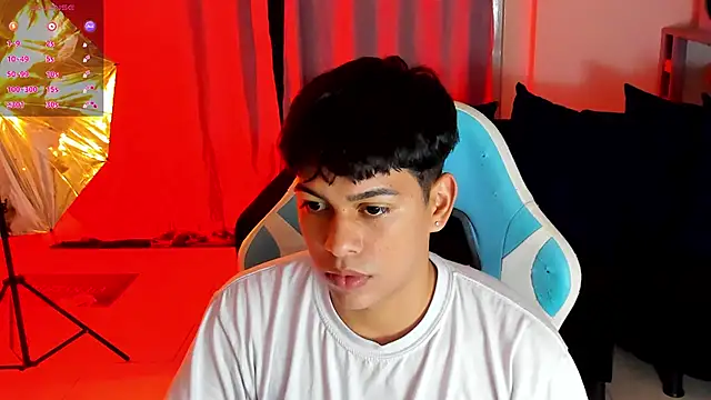 Snapshot of Franco_Rizzo_ chatting on 11-14-25, 04:33 Franco Rizzo online show from 11-14-25, 04:33