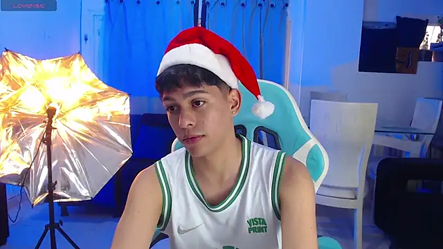 Snapshot of Franco_Rizzo_ chatting on 12-14-25, 07:07 Franco Rizzo online show from 12-14-25, 07:07