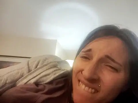 Snapshot of SmokeShow686 chatting on 03-08-26, 02:04 SmokeShow686 online show from 03-08-26, 02:04