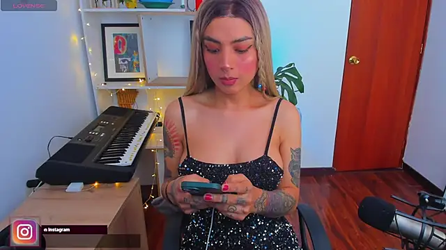 Snapshot of Yeriawaddell_ chatting on 12-25-24, 03:38 Yeriawaddell  online show from 12-25-24, 03:38