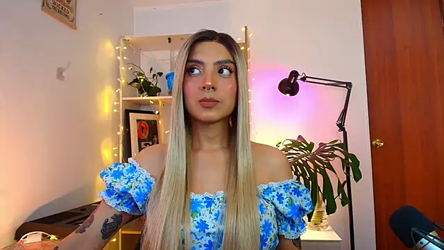 Snapshot of Yeriawaddell_ chatting on 01-31-25, 12:28 Yeriawaddell  online show from 01-31-25, 12:28