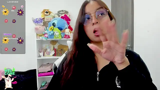 Snapshot of Valery7rose_ chatting on 06-10-26, 03:33 Valery7rose online show from 06-10-26, 03:33