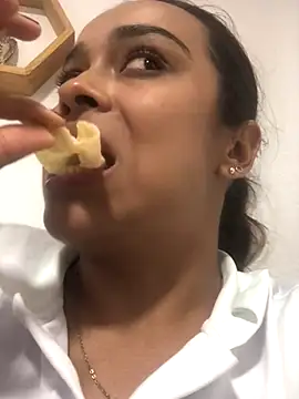 JuanaSimons online show from 10-17-25, 02:04