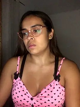 JuanaSimons online show from 10-31-25, 01:39