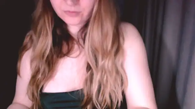 Snapshot of fiona_cute_2 chatting on 04-06-26, 08:10 fiona cute 2 online show from 04-06-26, 08:10