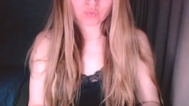 Snapshot of fiona_cute_2 chatting on 05-11-26, 08:06 fiona cute 2 online show from 05-11-26, 08:06