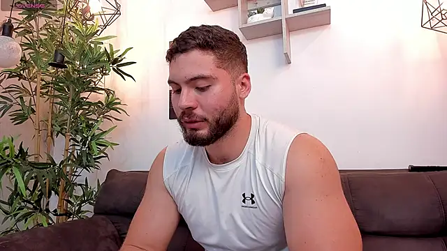 Snapshot of SebastianVilla_ chatting on 11-11-25, 11:38 SebastianVilla online show from 11-11-25, 11:38