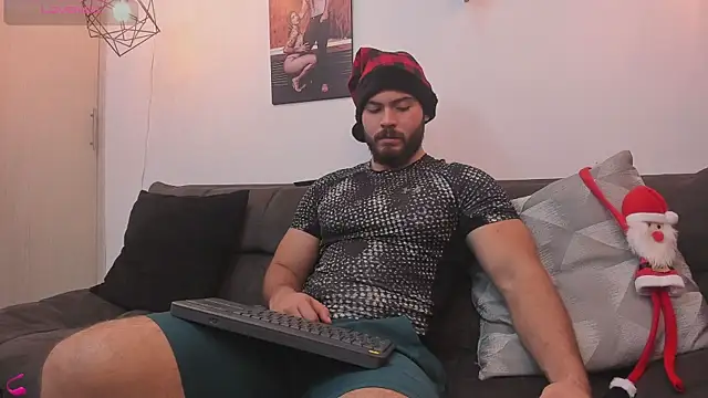 Snapshot of SebastianVilla_ chatting on 12-13-25, 10:59 SebastianVilla online show from 12-13-25, 10:59